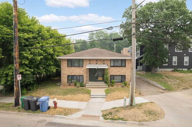 Building Photo - 15 Malcolm Ave SE