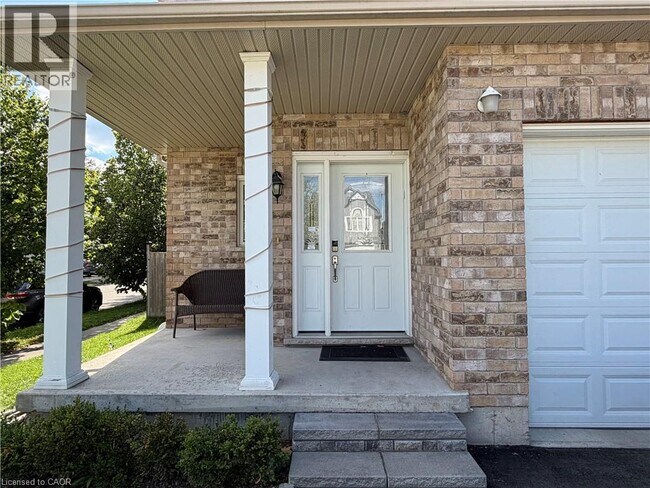 Photo du bâtiment - 649 Winterberry Ave