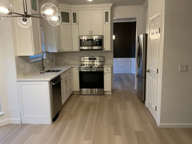 Photo - 104 W Stoneridge Dr House