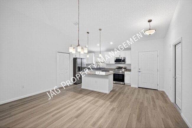 Foto del edificio - 615 Chaloupe St SE