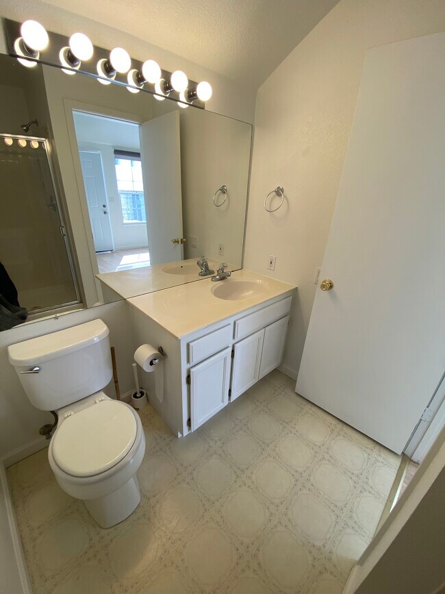 Foto del edificio - 575 Mural Ln