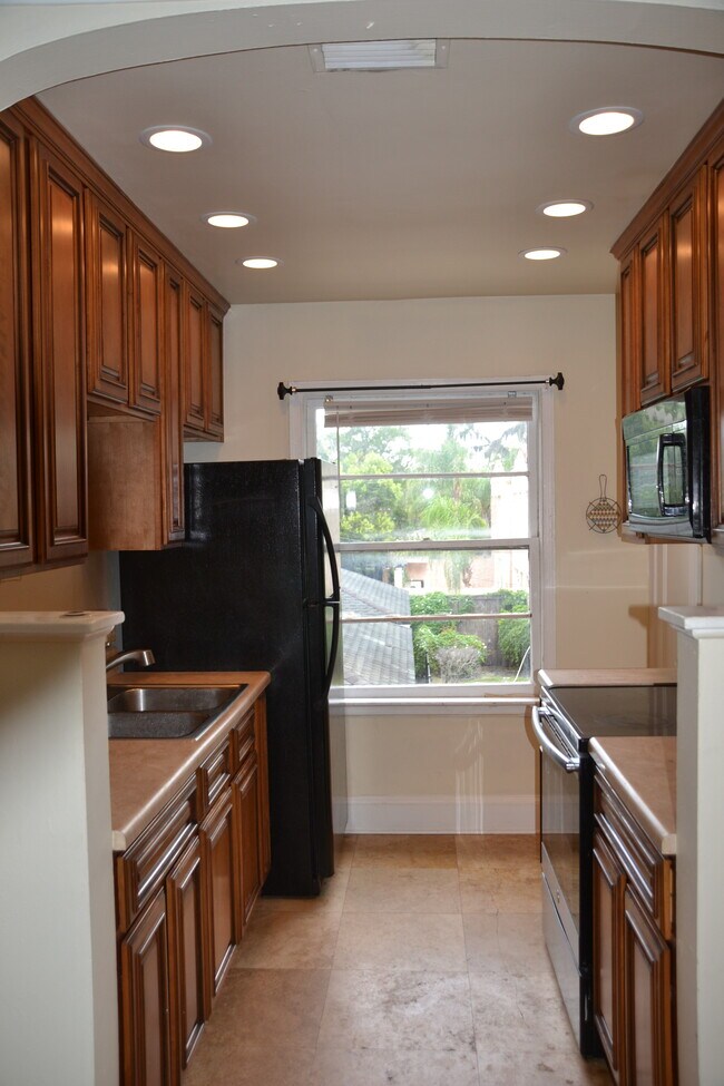 Foto del edificio - 1521 McDuff Ave S