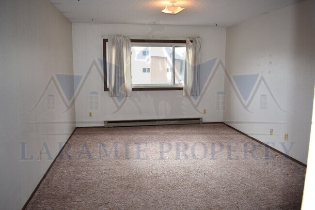 Foto del edificio - 1537 E Person St