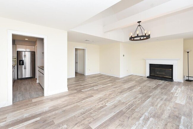 Building Photo - 100 Shearwater Ct E
