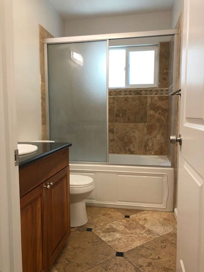 Building Photo - 1bed 1bath Apartment 1 month free with 12 month lease