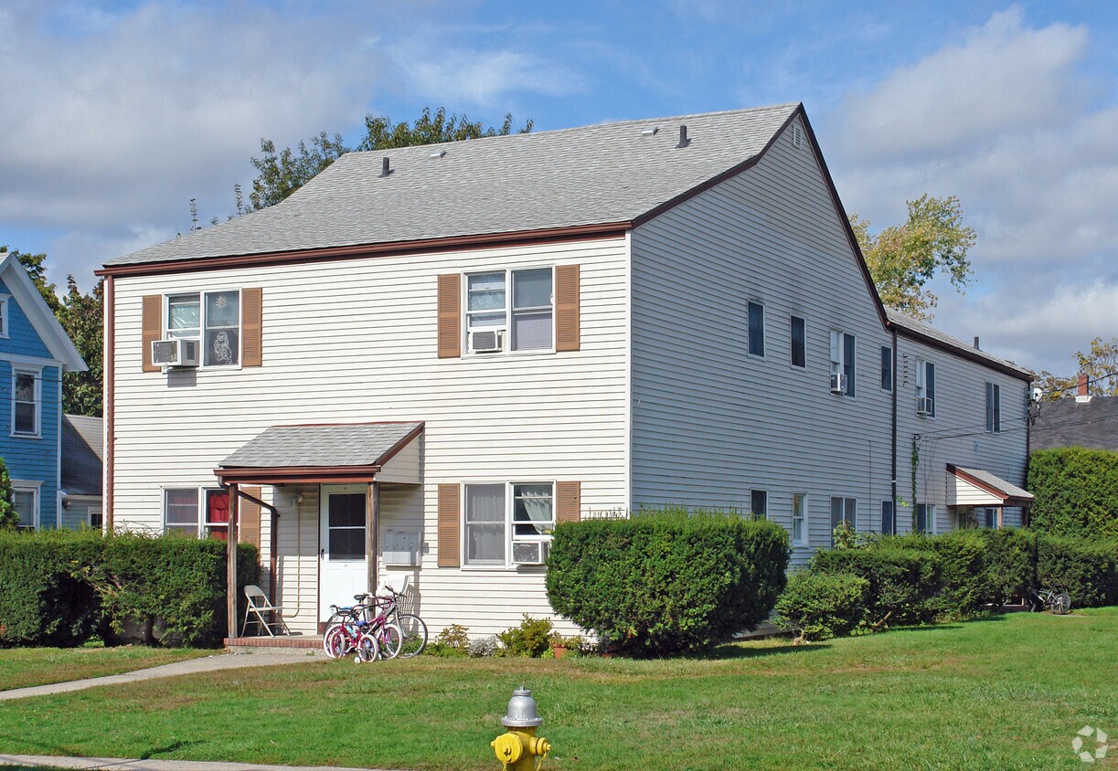 3041 Amity St, Patchogue, NY 11772 Apartments in Patchogue, NY
