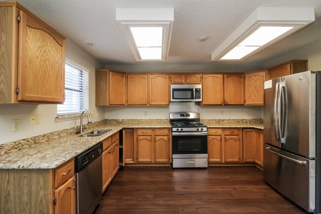 Building Photo - 927 Aspen Dr
