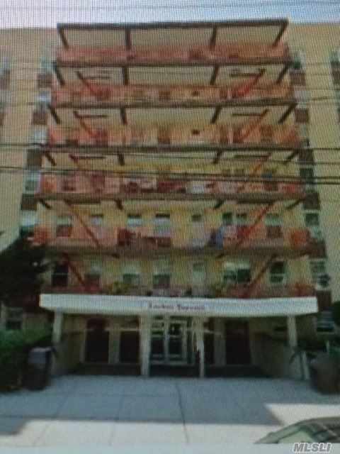 Primary Photo - 95-20-95222 222nd St