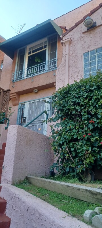 Foto del edificio - 311 N Rampart Blvd