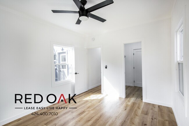 Building Photo - Gorgeous Completely Remodeled Bright and S...