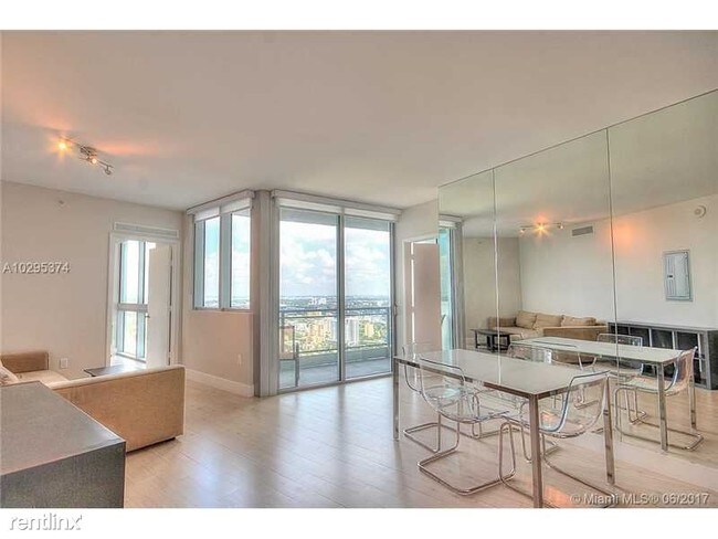 Foto del edificio - 92 SW 3rd St