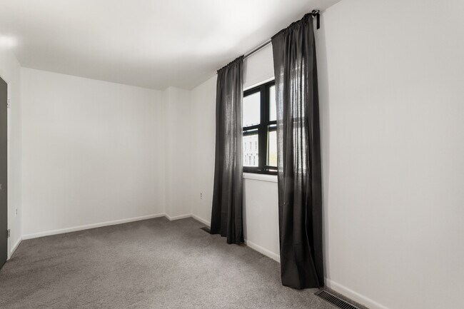 Building Photo - 1318 11th St NW