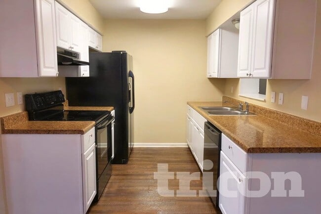 Foto del edificio - 1706 Stonehaven Way