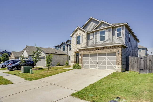 Building Photo - 6508 Carriage Pines Dr