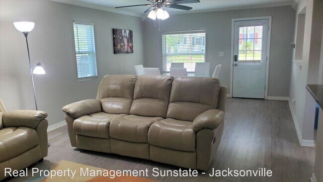 Foto del edificio - 3 br, 2 bath House - 4416 Beverly Avenue