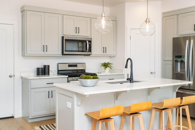 Building Photo - Wake Forest Townhome!
