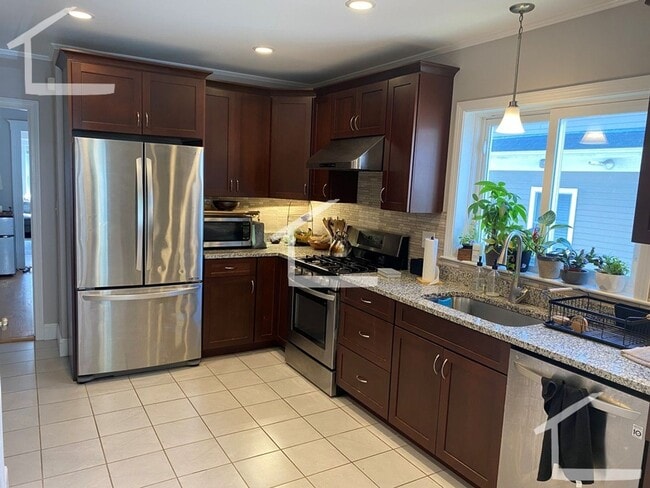 Photo - Awesome 4 bed 2 bath in Brighton.... Starting May 1st! House