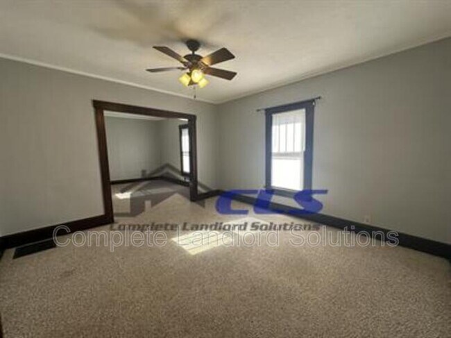Building Photo - 1526 Woodley Ave