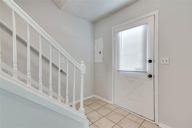 Building Photo - 6622 Wellington Square