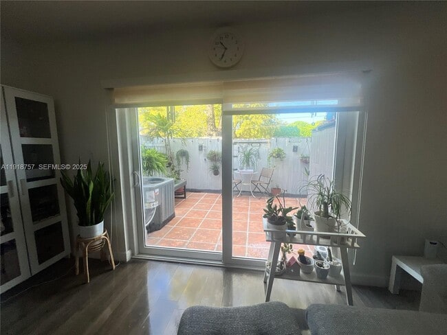 Building Photo - 421 NW 109th Ave