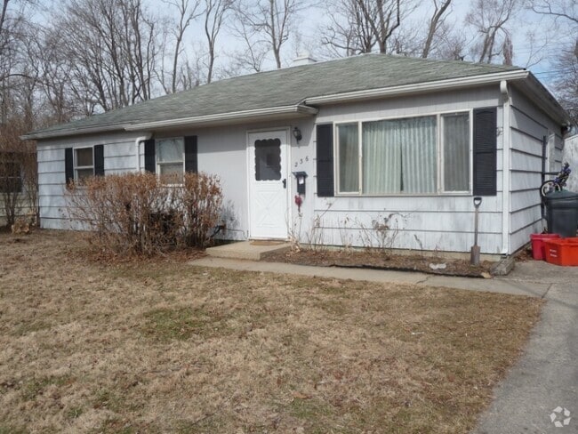 Building Photo - 236 Schilling St