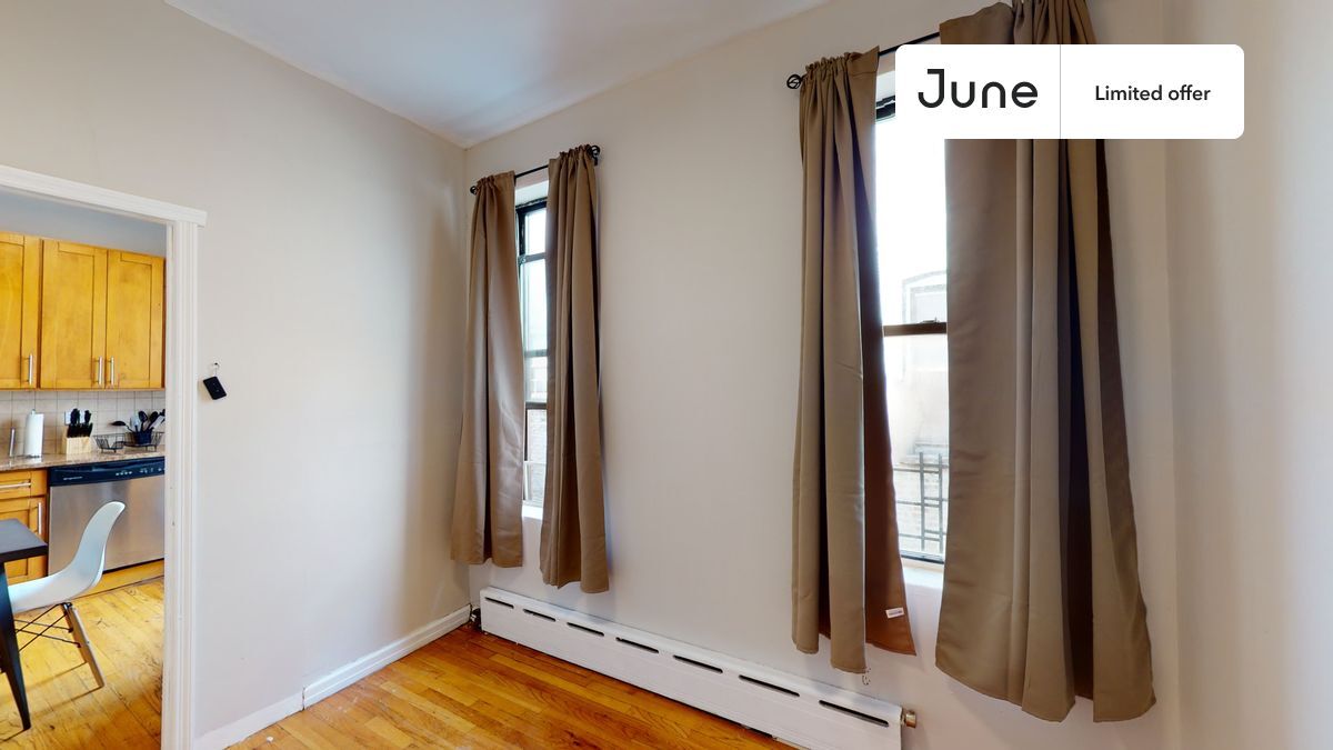 Primary Photo - Private bedroom in 3 bed/1 bath Home