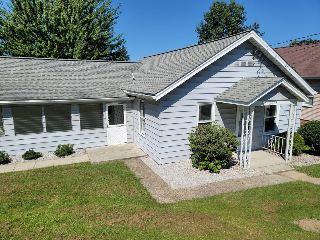 2025 Brodhead Rd, Aliquippa, PA 15001 House Rental in Aliquippa, PA