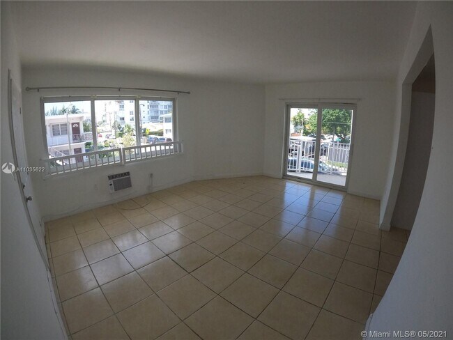 Building Photo - 525 79th St