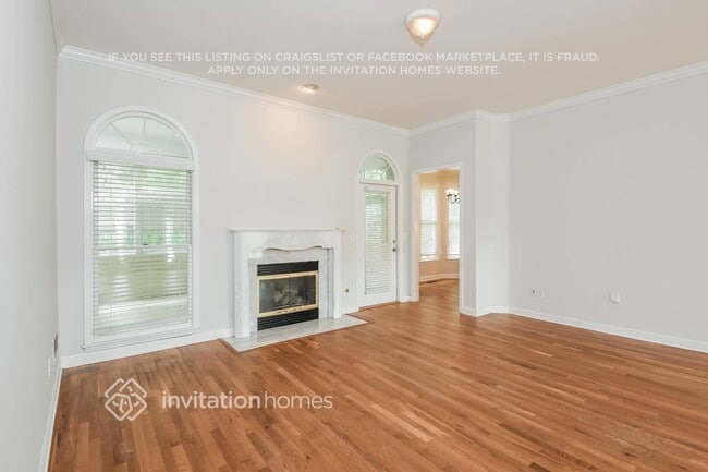 Building Photo - 2196 Woodbriar Dr