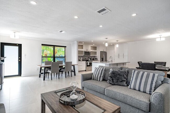 Foto del edificio - 960 NE 90th St