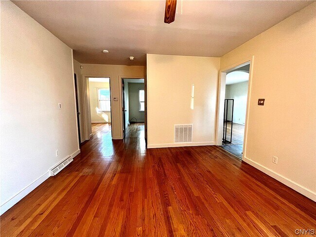 Foto del edificio - 714 Exchange Ave