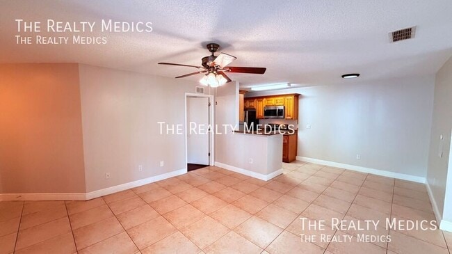 Building Photo - 712 Secret Harbor Ln
