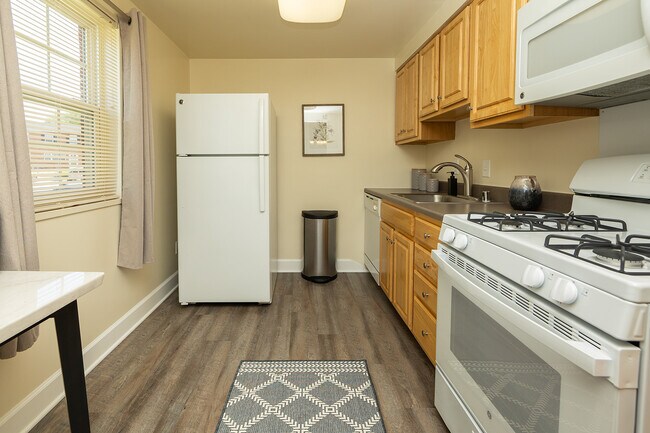 Foto del edificio - Colony Hill Apartments & Townhomes