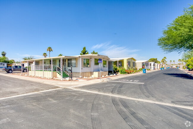 Building Photo - Sand Creek