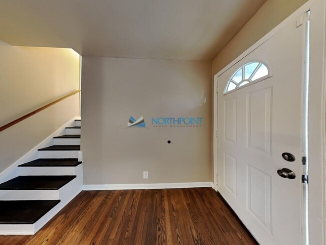 Foto del edificio - 5602-5604 N Strathbury Ave