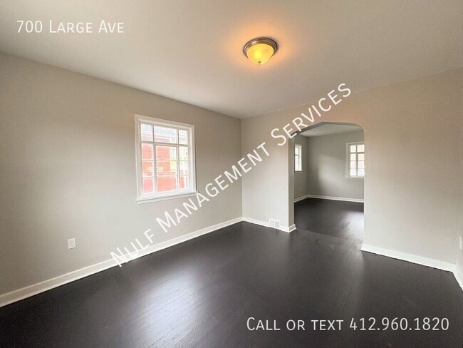 Building Photo - 700 Large Ave