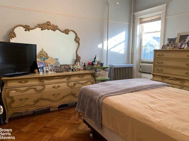 Foto del edificio - Large 2 BD in with Private Yard in PLG