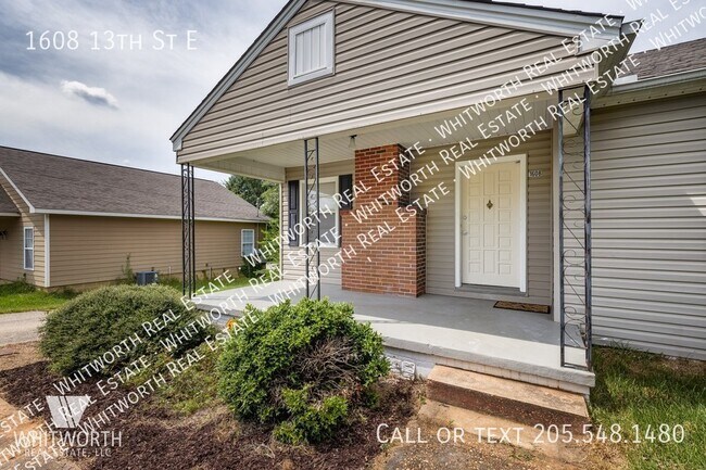 Building Photo - Newly Renovated Home in Rosewood Subdivisi...