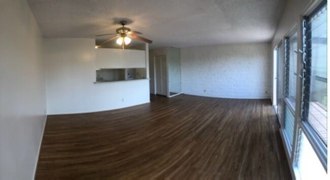 Building Photo - Hillside Terrace - Spacious 3 Bed, 2.5 Bat...