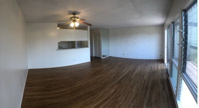 Foto del edificio - Hillside Terrace - Spacious 3 Bed, 2.5 Bat...