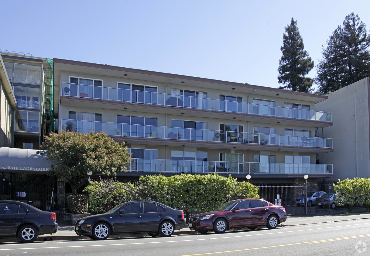Primary Photo - 2316-2324 Lakeshore Ave