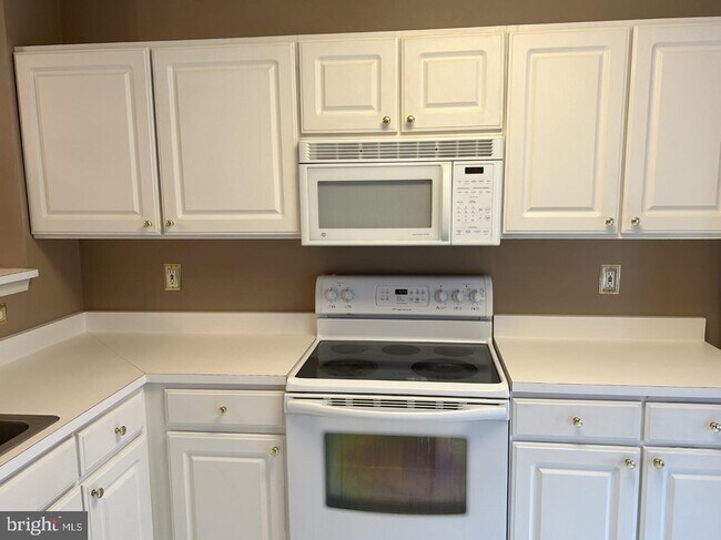 Foto del edificio - 1701 Fallowfield Ct