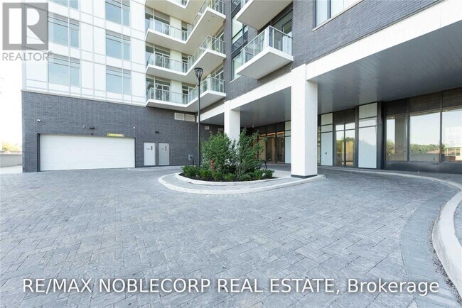 Building Photo - 3220 Sheppard Ave E