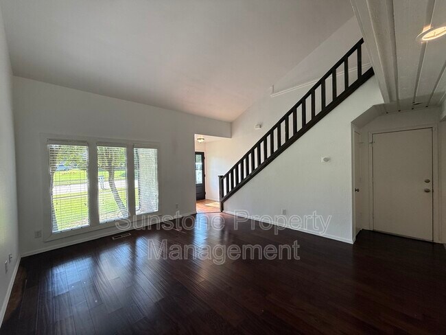 Foto del edificio - 5117 S Lions Ave