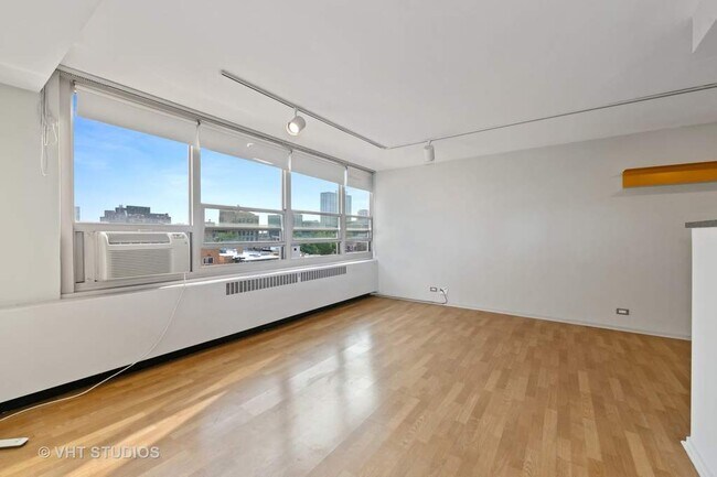 Foto del edificio - 3950 N Lake Shore Dr