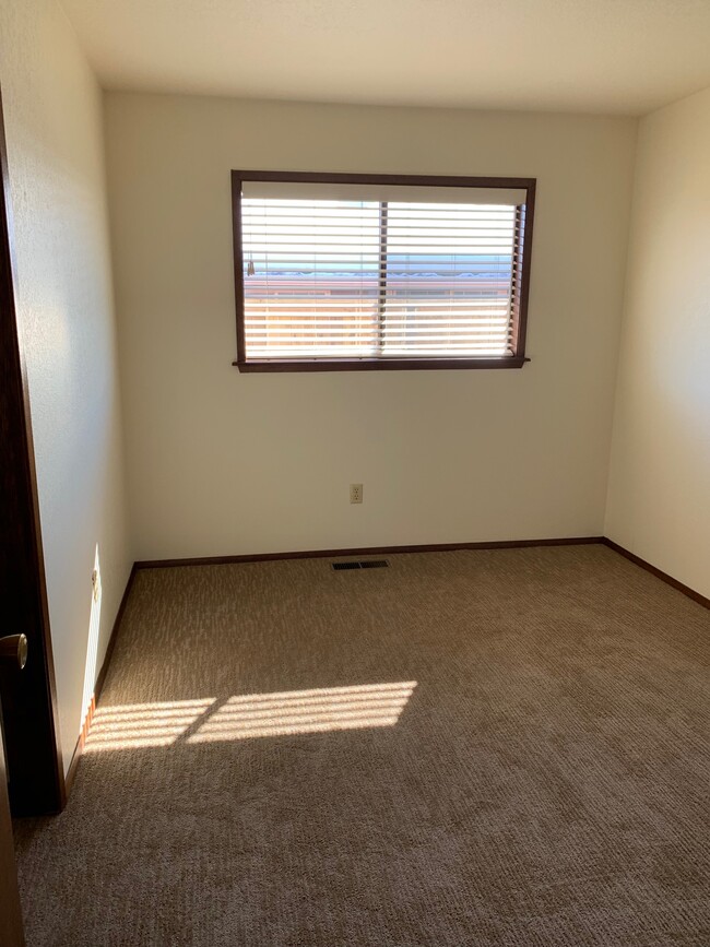 Study - 1112 S 43rd Ave