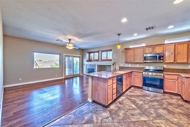 Foto del edificio - 10600 Royal Willow Pl