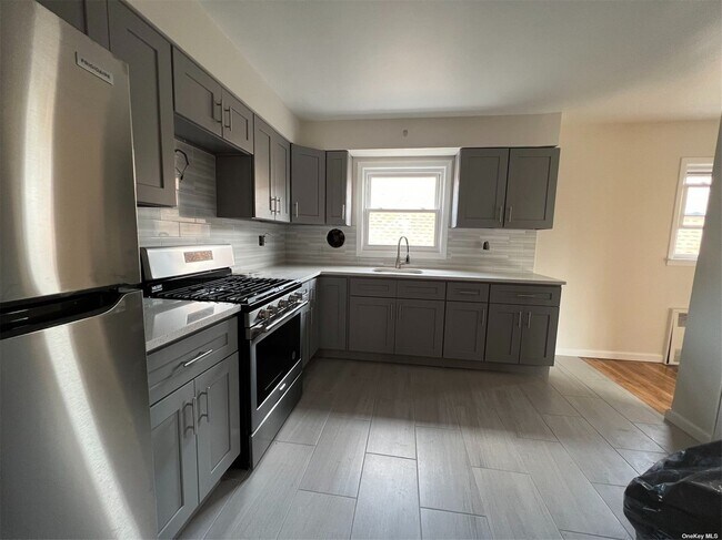 Foto del edificio - 196-45 45th Ave