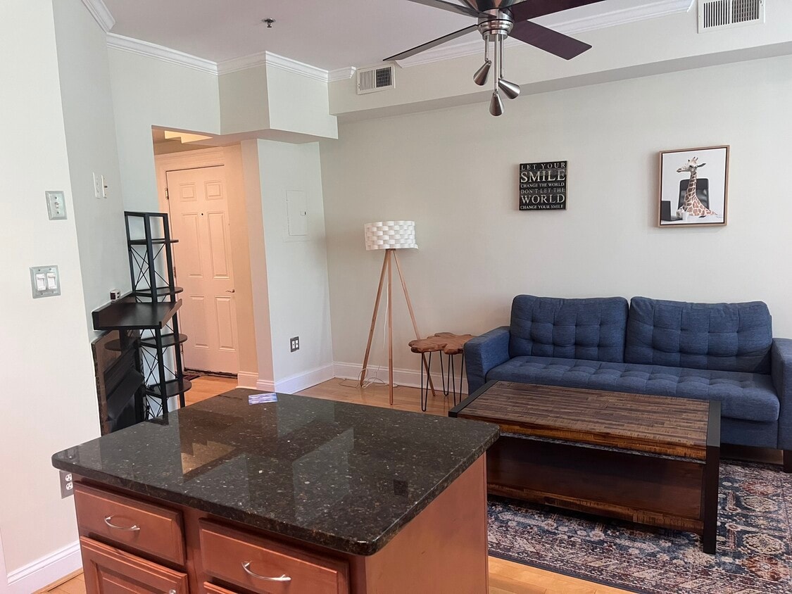 Photo - 1438 Columbia Rd NW (Washington, DC)