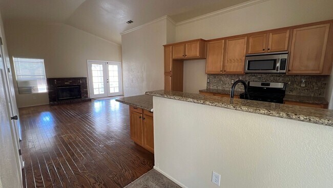 Foto del edificio - (APPLICATION PENDING) East Lancaster Home